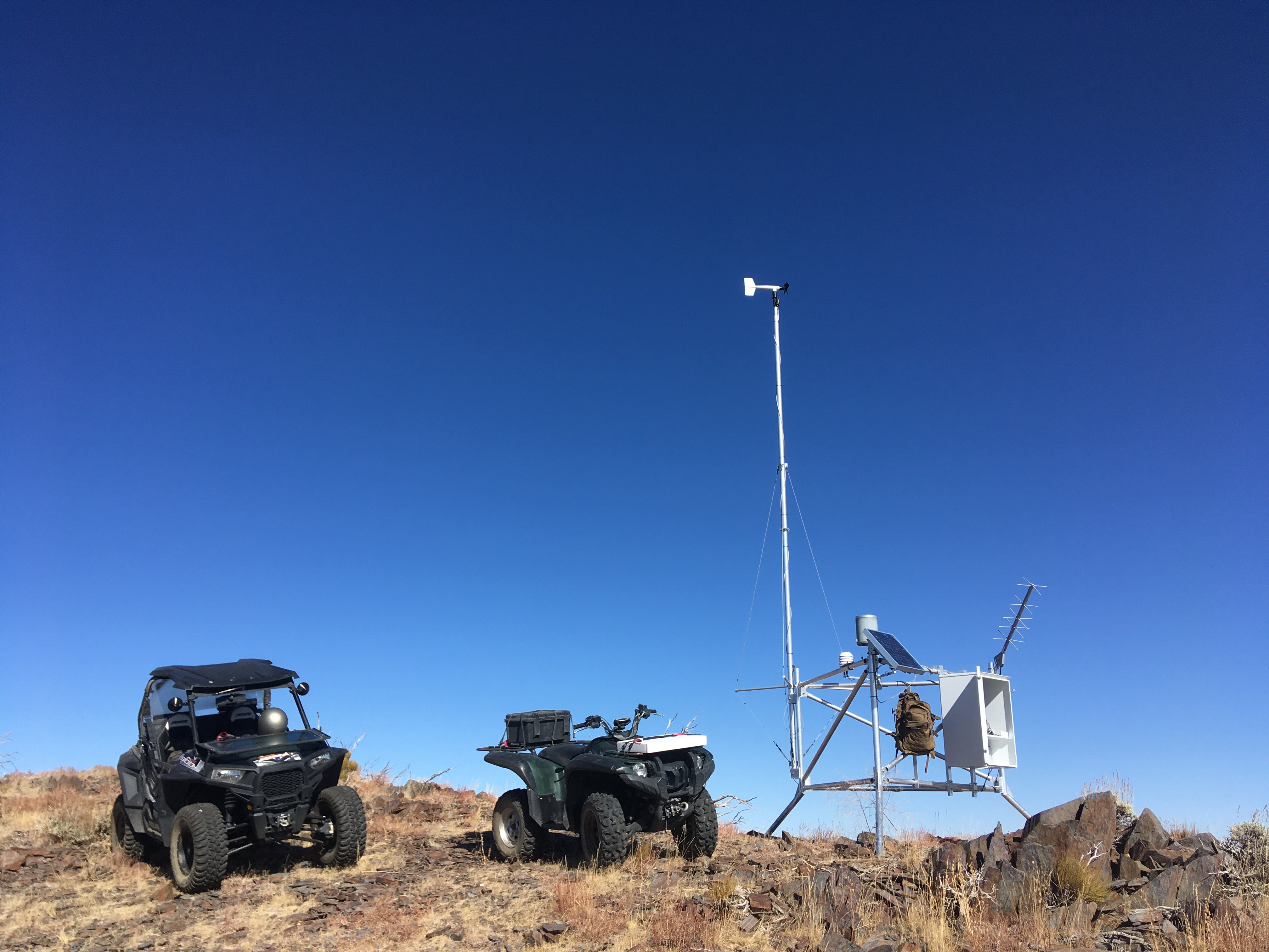 Remote weather monitoring station